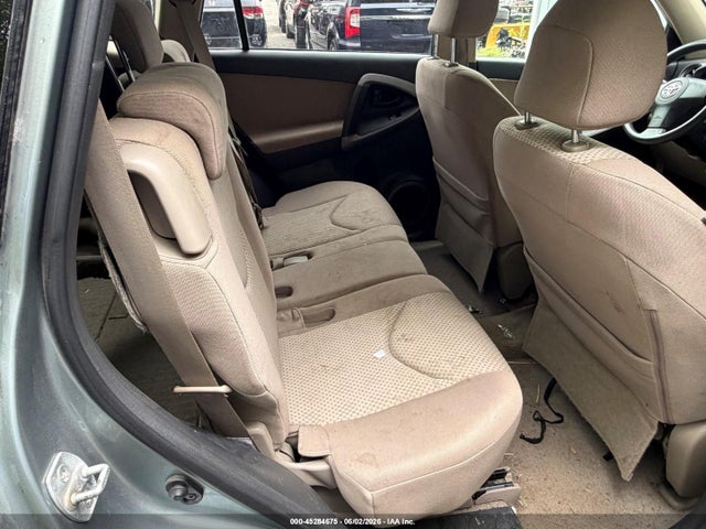 Toyota RAV4 Base V6