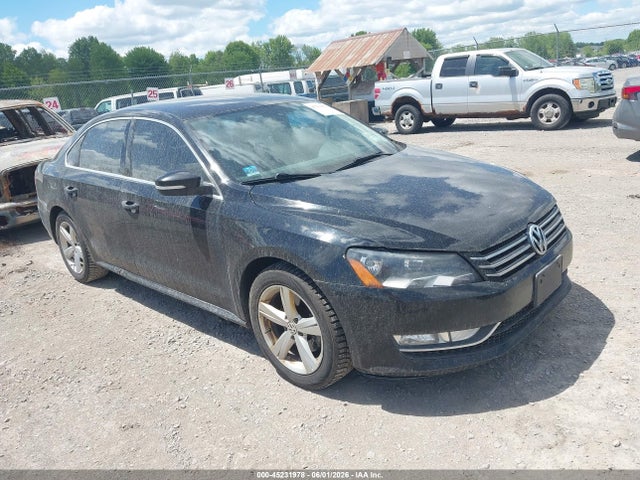 Salvage Volkswagen Passat Image