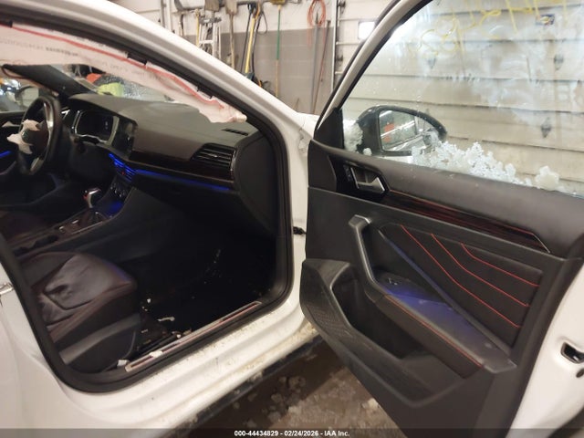 Volkswagen Jetta 2.0t Autobahn
