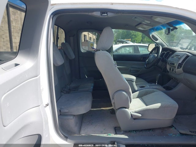 Toyota Tacoma Base V6