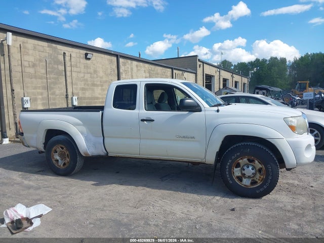 Toyota Tacoma Base V6