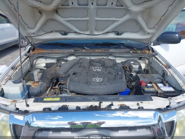 Toyota Tacoma Base V6