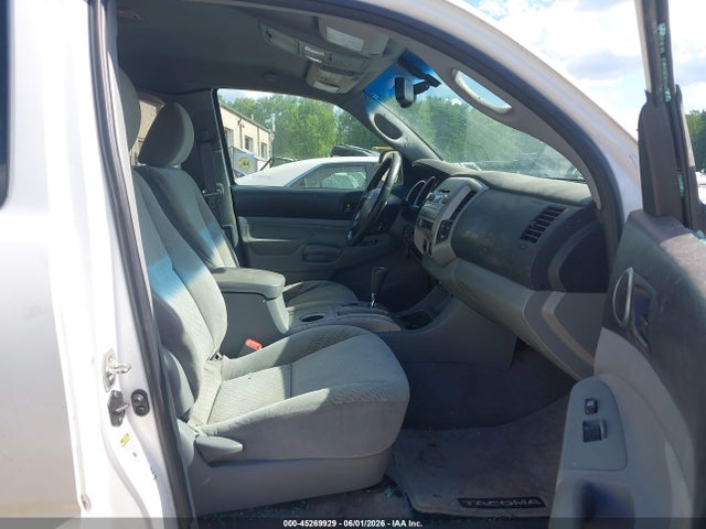 Toyota Tacoma Base V6