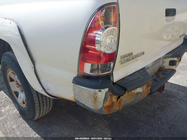Toyota Tacoma Base V6