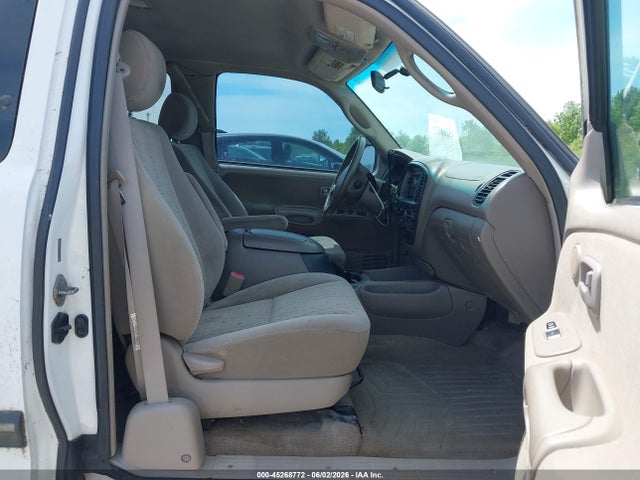 Toyota Tundra Sr5 V8