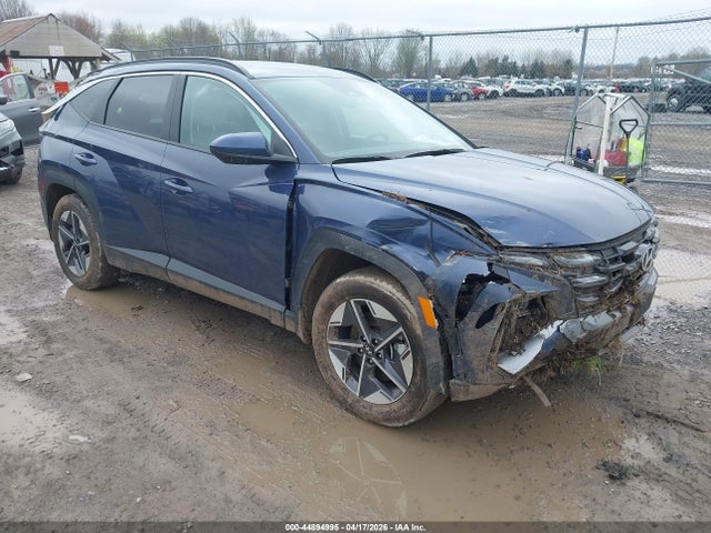 Salvage Hyundai TUCSON Image