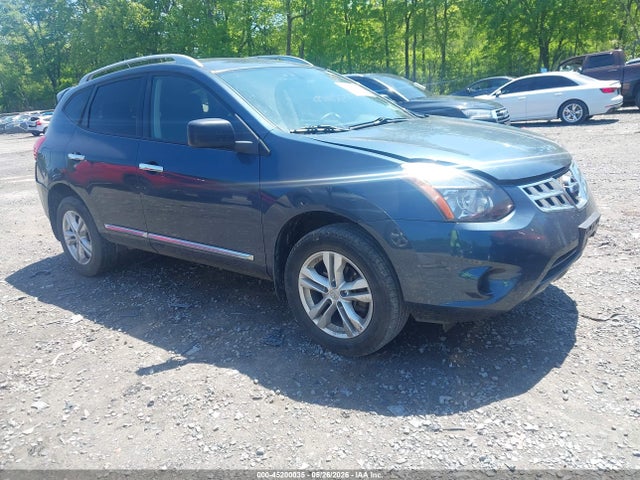 Salvage Nissan Rogue Image