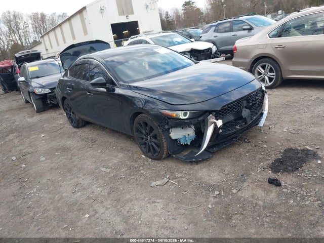 Salvage Mazda Mazda3 Image