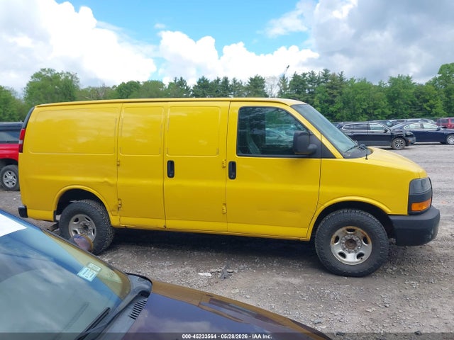 GMC Savana Rwd 2500 Regular Wheelbase Work Van