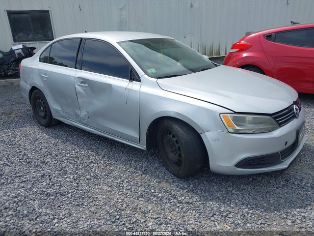 Salvage Volkswagen Jetta Image