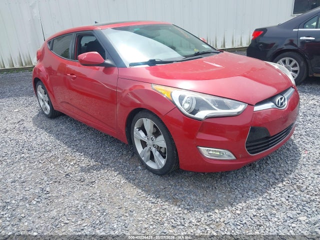 Salvage Hyundai VELOSTER Image