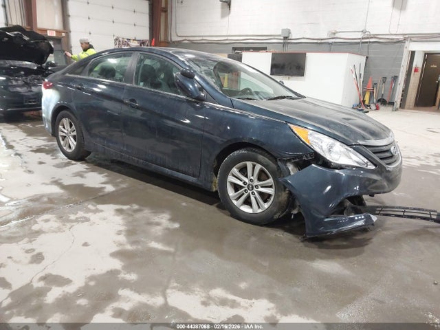 Salvage Hyundai SONATA Image
