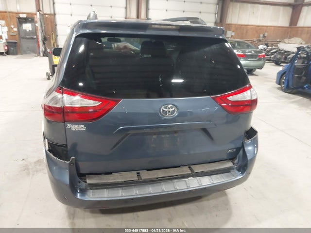 Toyota Sienna Xle 8 Passenger