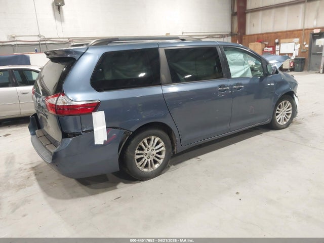 Toyota Sienna Xle 8 Passenger