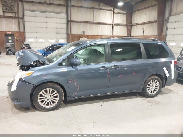 Toyota Sienna Xle 8 Passenger