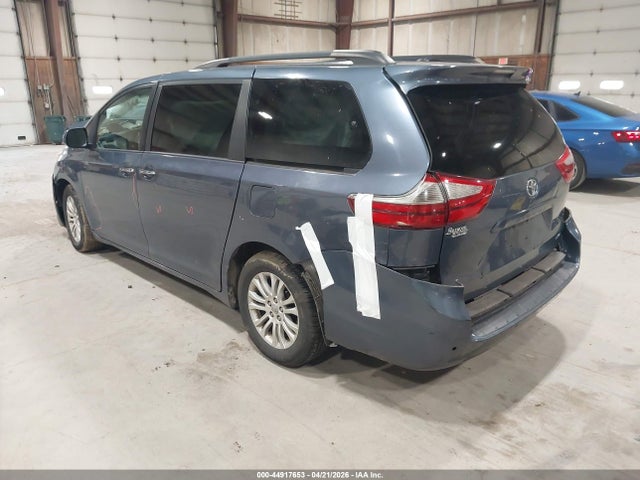 Toyota Sienna Xle 8 Passenger