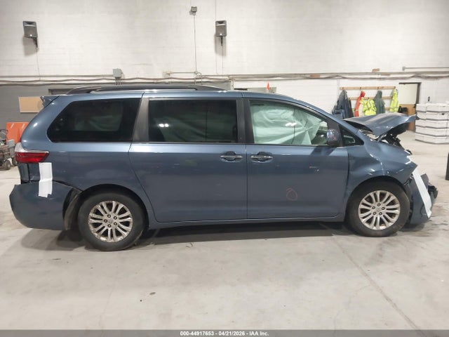 Toyota Sienna Xle 8 Passenger