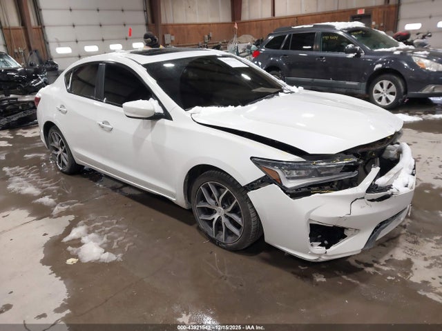 Salvage Acura ILX Image