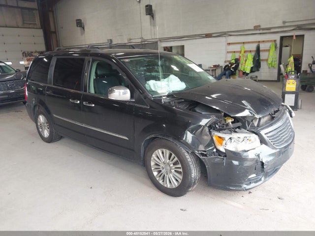Salvage Chrysler Town & Country Image