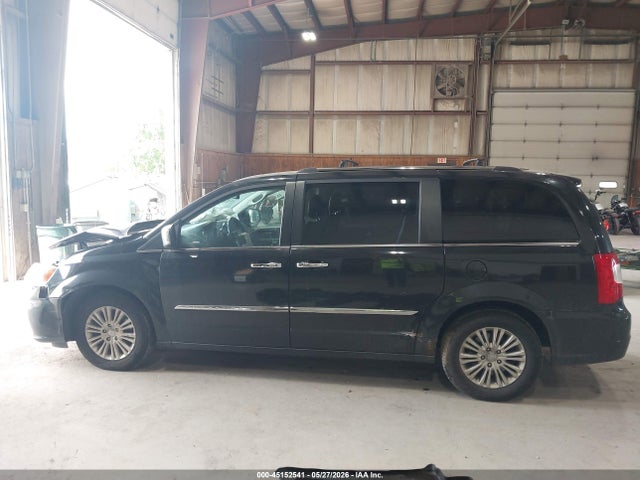Chrysler Town & Country Limited