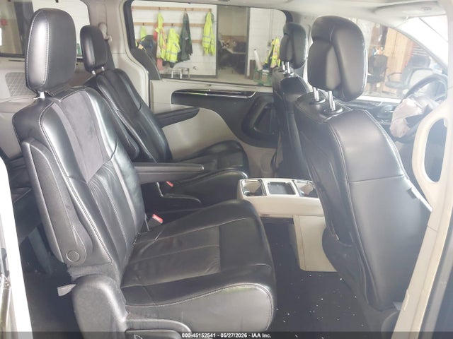 Chrysler Town & Country Limited