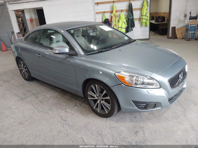 Salvage Volvo C70 Image