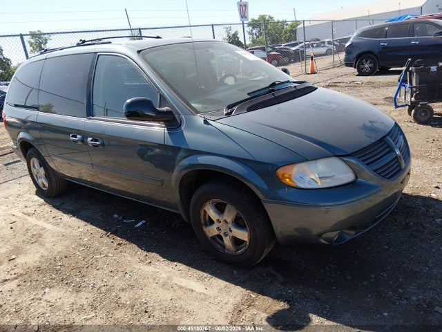 Salvage Dodge Grand Caravan Image
