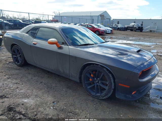 Salvage Dodge Challenger Image
