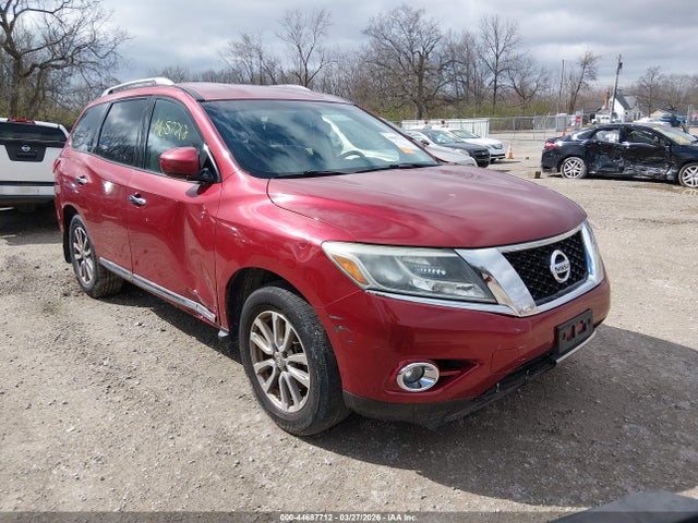 Salvage Nissan Pathfinder Image