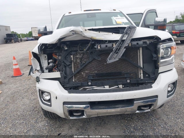 General Motors Sierra 3500HD Denali
