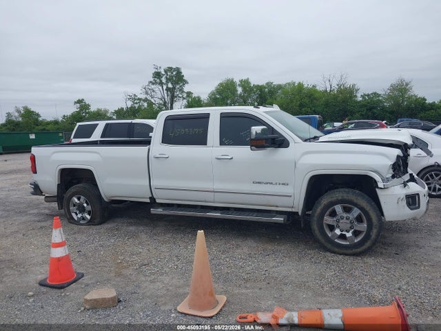 General Motors Sierra 3500HD Denali