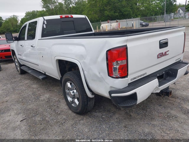 General Motors Sierra 3500HD Denali