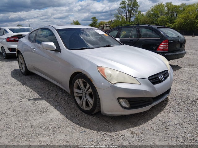 Salvage Hyundai Genesis Image