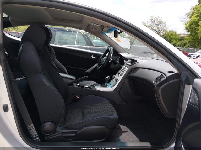 Hyundai Genesis 2.0t Premium