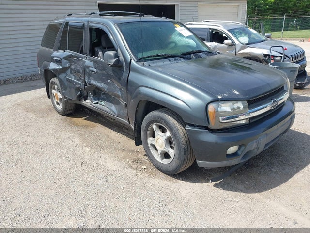 Salvage Chevrolet Trailblazer Image