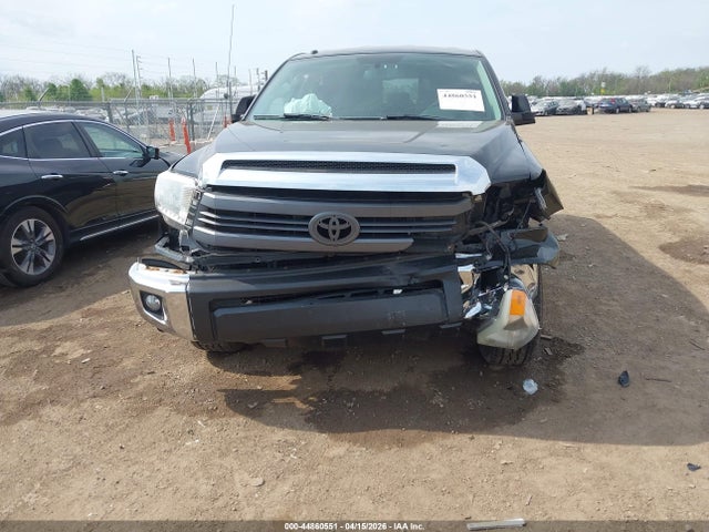 Toyota Tundra Sr5 5.7l V8
