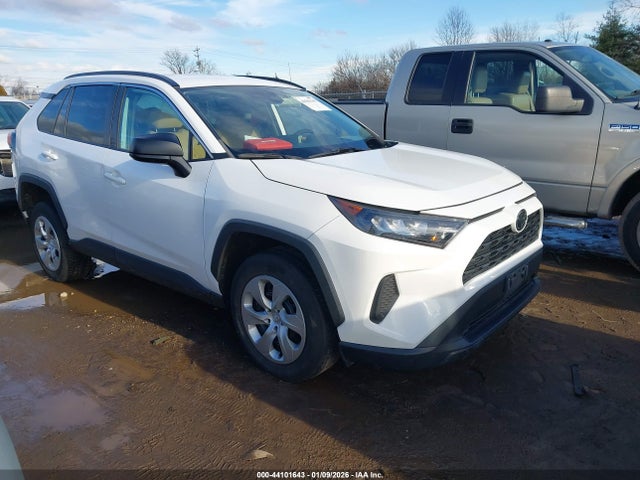 Salvage Toyota RAV4 Image