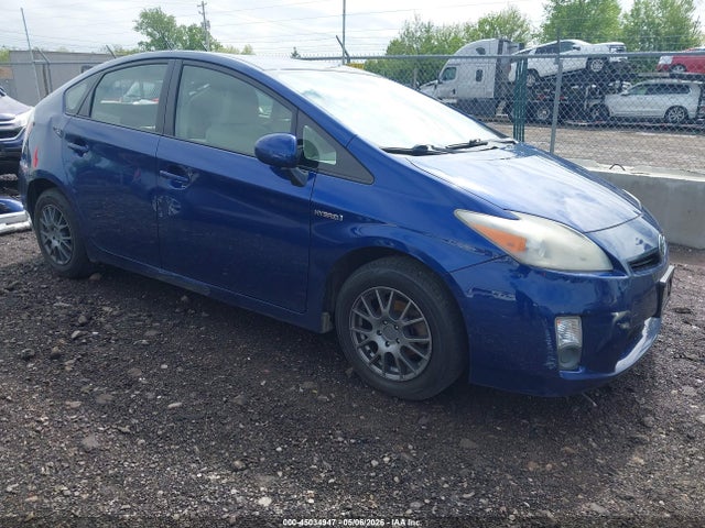 Salvage Toyota Prius Image