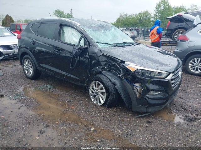 Salvage Hyundai TUCSON Image