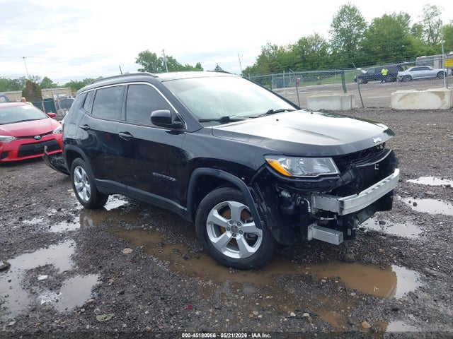 Salvage Jeep Compass Image