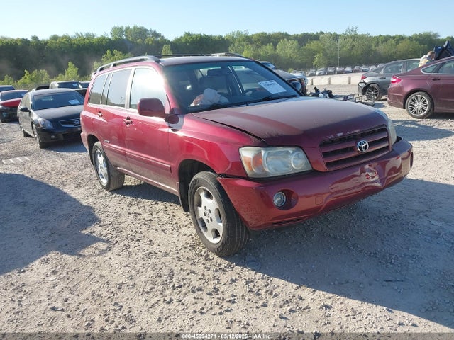 Salvage Toyota Highlander Image