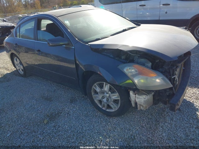 Salvage Nissan Altima Image