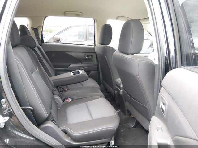 Mitsubishi Outlander Se