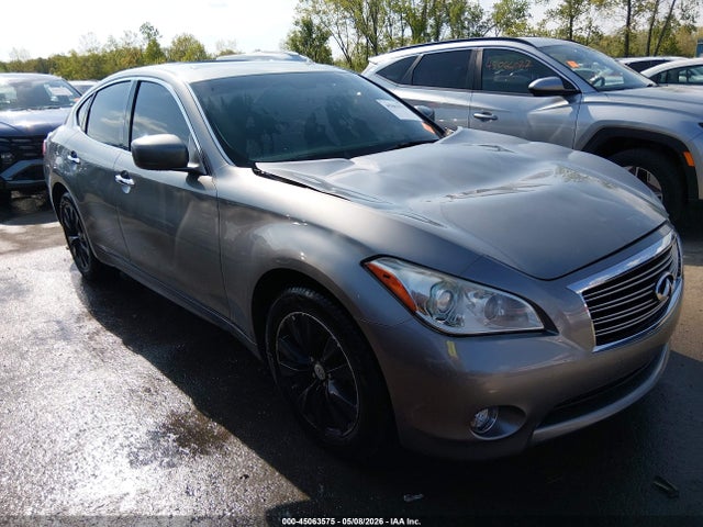 Salvage INFINITI M37x Image
