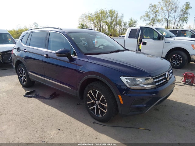 Salvage Volkswagen Tiguan Image