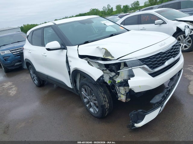 Salvage Kia Seltos Image