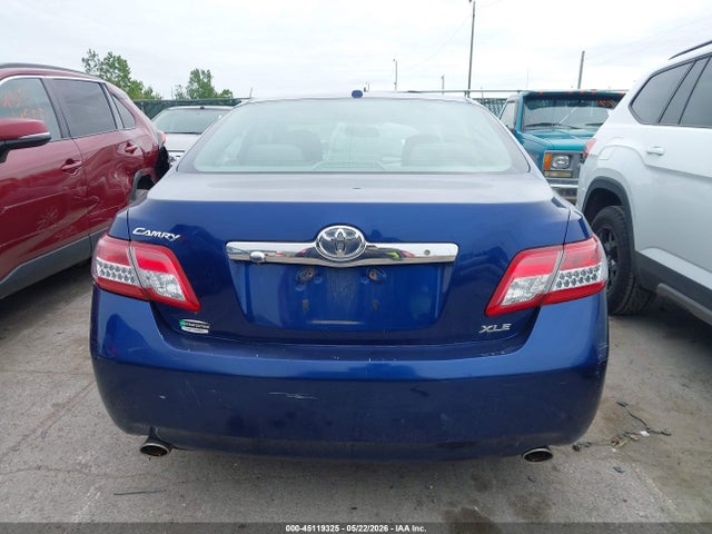 Toyota Camry Xle V6