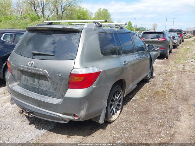 Toyota Highlander Sport