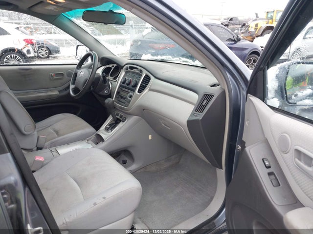 Toyota Highlander 3rd Row