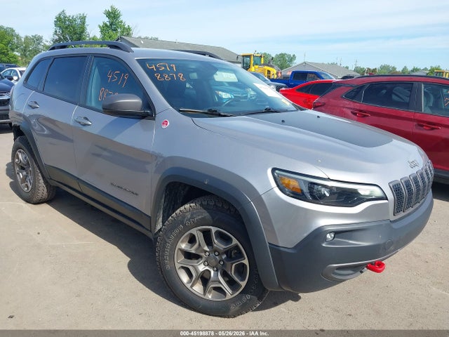 Salvage Jeep Cherokee Image